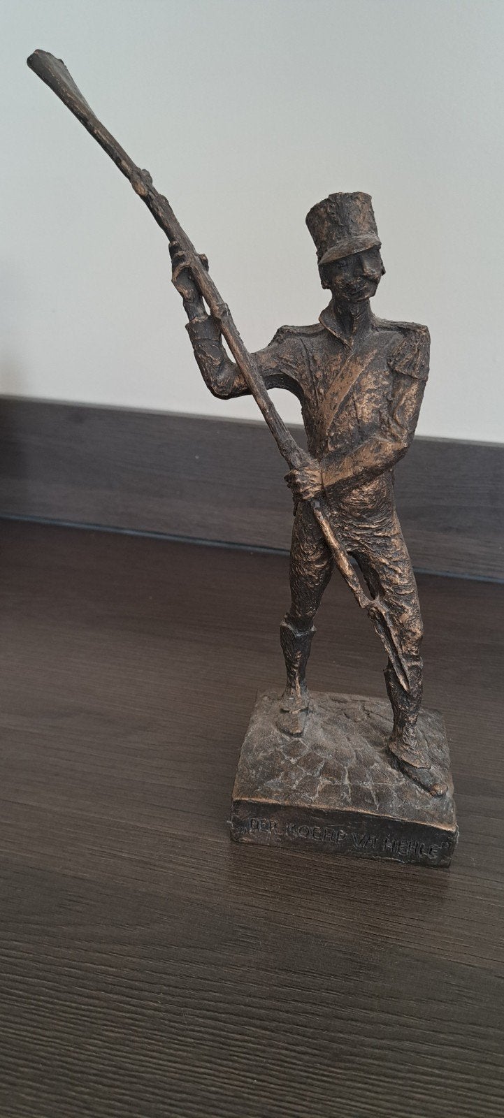 Bronzen beeld 'Der Koehp va Hehle' - Soldaat met geweer, Handgemaakt, Ophalen of Verzenden, Brons, 20 - 50 cm