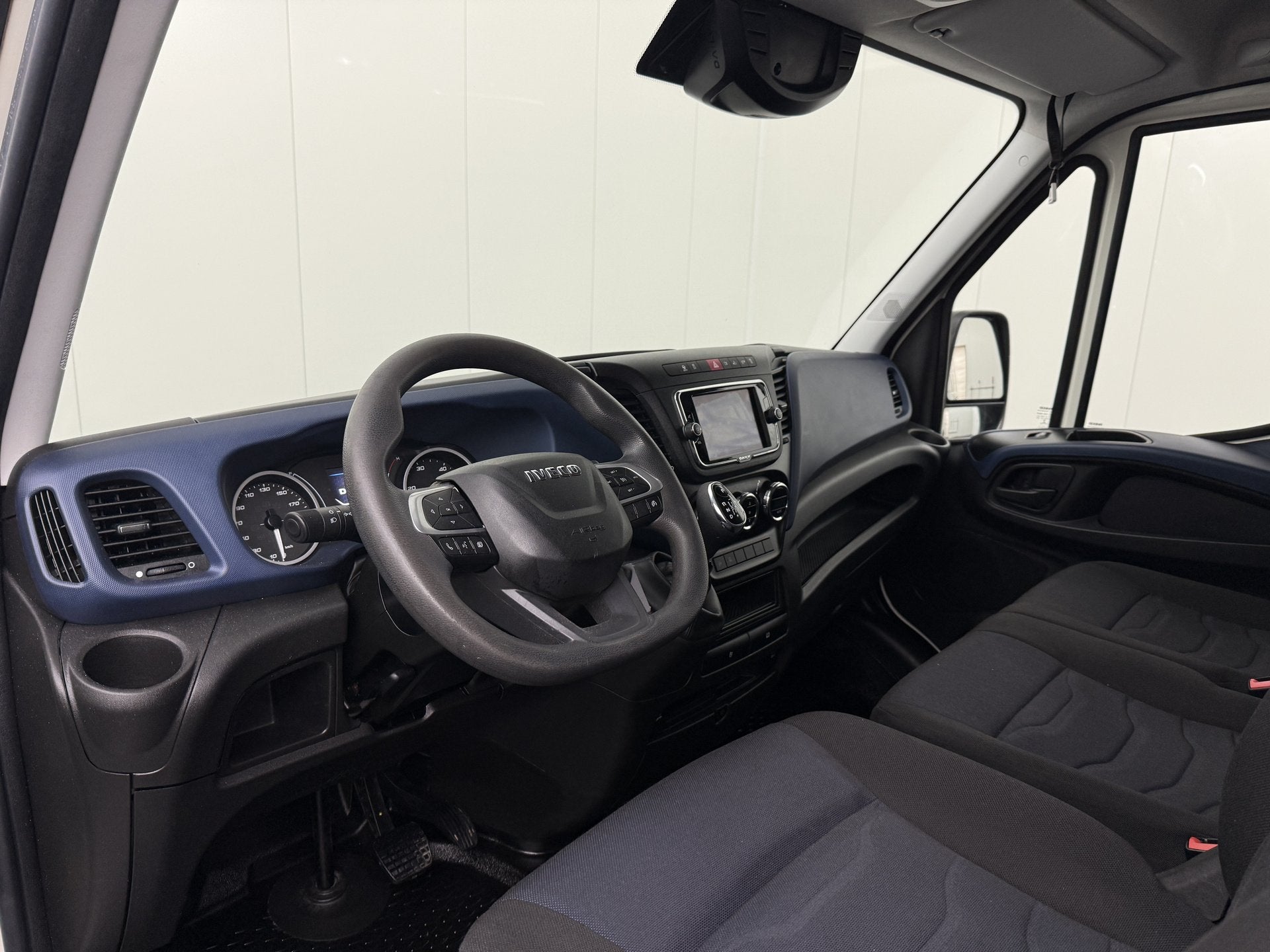 Iveco Daily 35C18HV 3.0Ltr Hi-Matic Automaat L2H2 | 3500Kg T, Automaat, Dealer onderhouden, Gebruikt, Euro 6