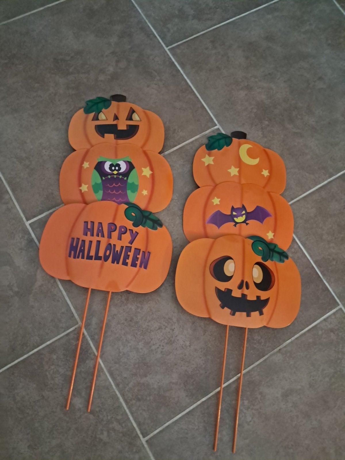 Halloween pompoen decoratie met grondpennen - 2 stuks, Ophalen of Verzenden, Zo goed als nieuw, Versiering, Halloween of Griezel