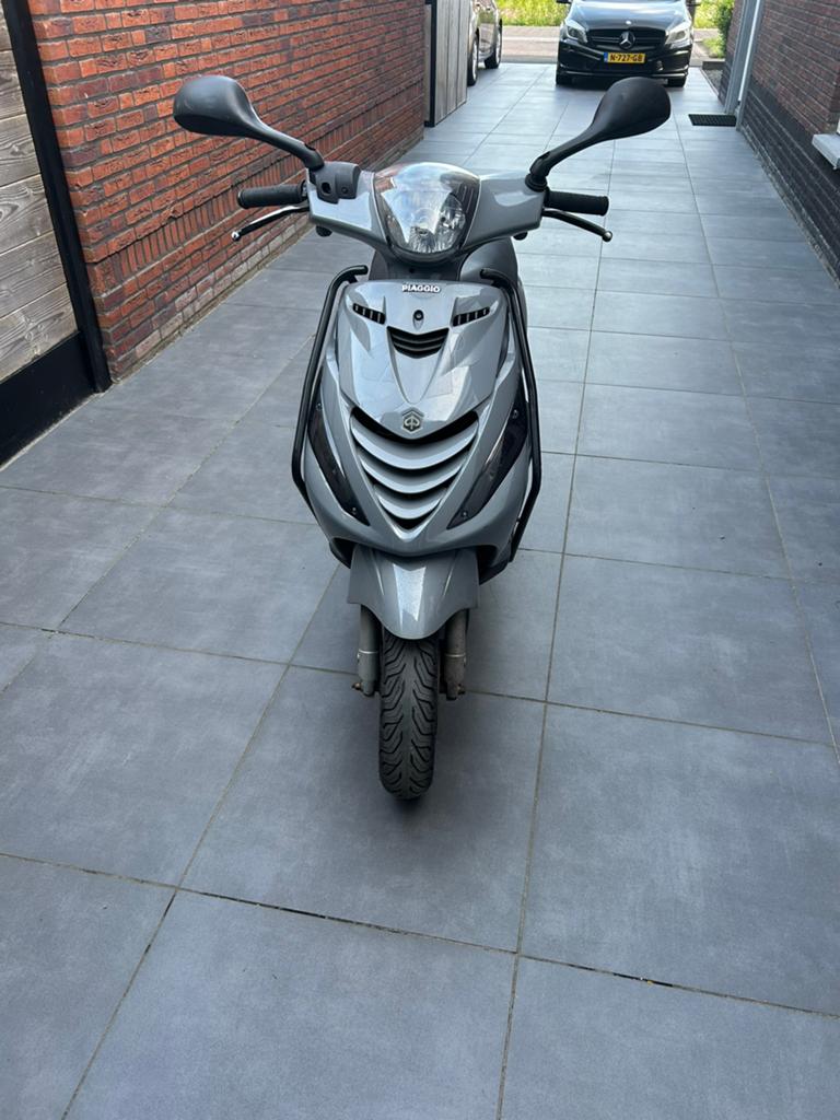 Piagio zip 70cc, Fietsen en Brommers, Scooters | Piaggio, Zo goed als nieuw, Zip, Tweetakt, Ophalen