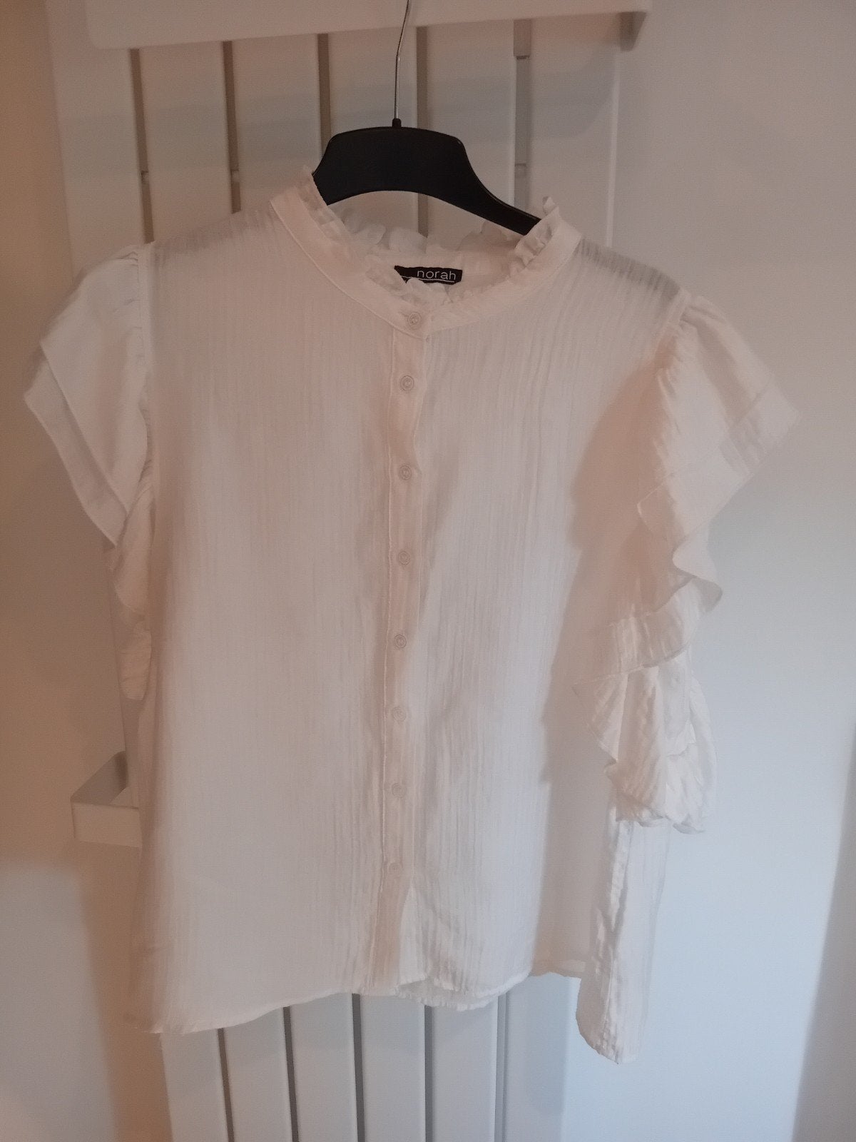 Witte Norah Blouse met Ruches en Korte Mouwen - Maat 44, Kleding | Dames, Wit, Maat 46/48 (XL) of groter, Ophalen of Verzenden