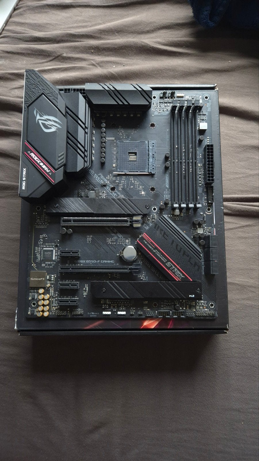 AASUS ROG Strix B550-F Gaming am4 Moederbord, Computers en Software, Moederborden, Gebruikt, AMD, DDR4, Ophalen of Verzenden