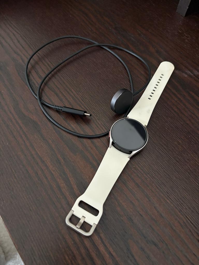 Samsung Galaxy Watch 4 Classic 42mm Zilver, Ophalen of Verzenden, Zo goed als nieuw, Zilver