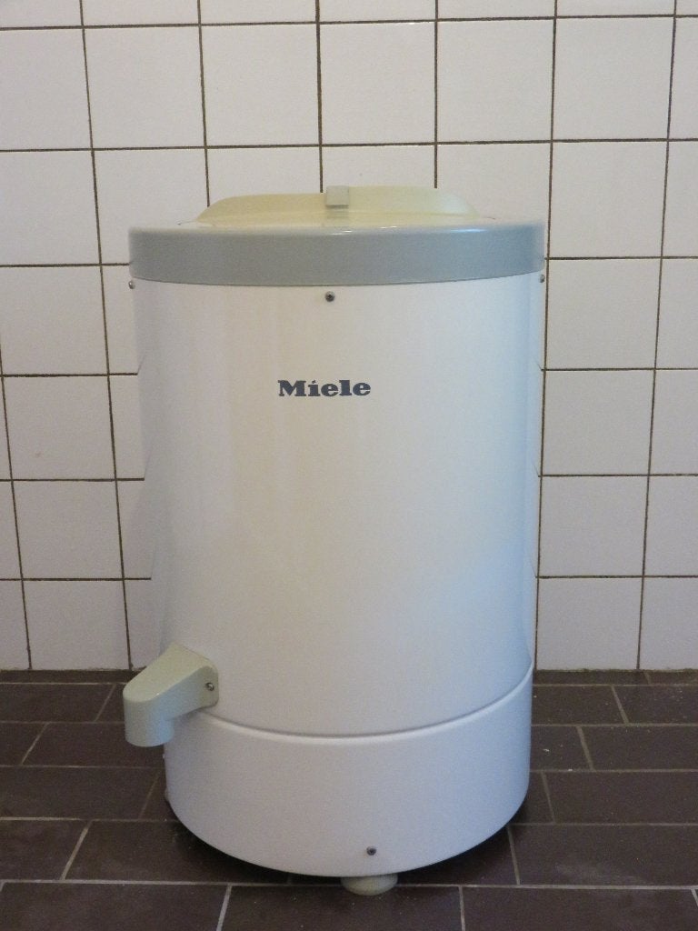 Miele centrifuge WZ 246, Ophalen, Gebruikt, Minder dan 85 cm, 4 tot 6 kg