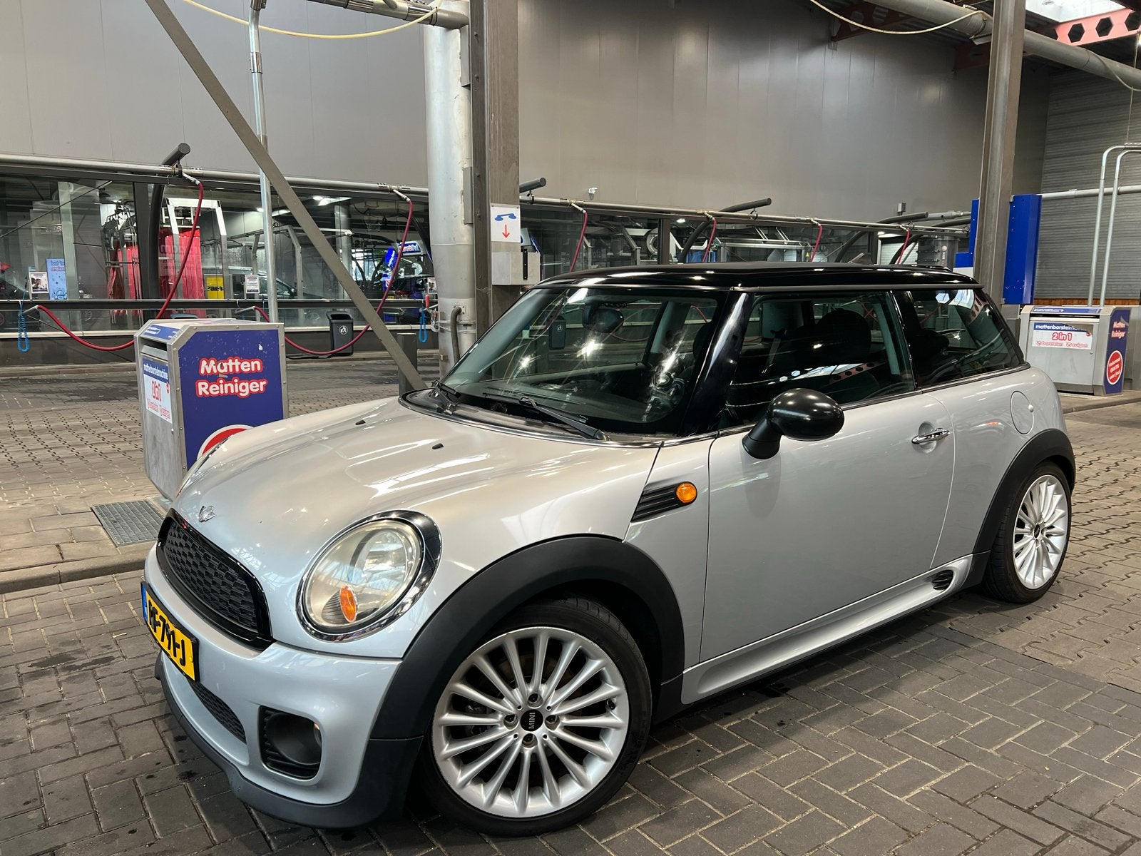 Mini Cooper 1.6 | 2006 | APK 04-2027 | JCW body-kit, Auto's, Mini, Particulier, Airbags, Airconditioning, Radio, Benzine, C, Hatchback