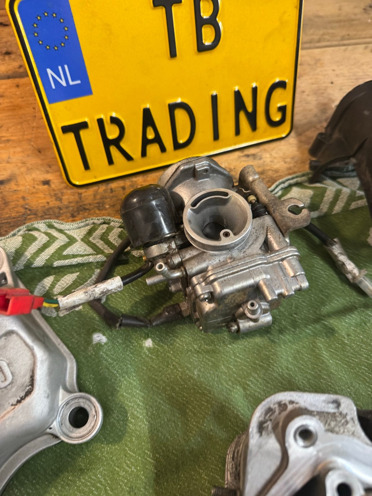Vespa/Piaggio 4V cilinderkop set zonder nokkenas, Ophalen of Verzenden, Gebruikt, Cilinder, Vespa