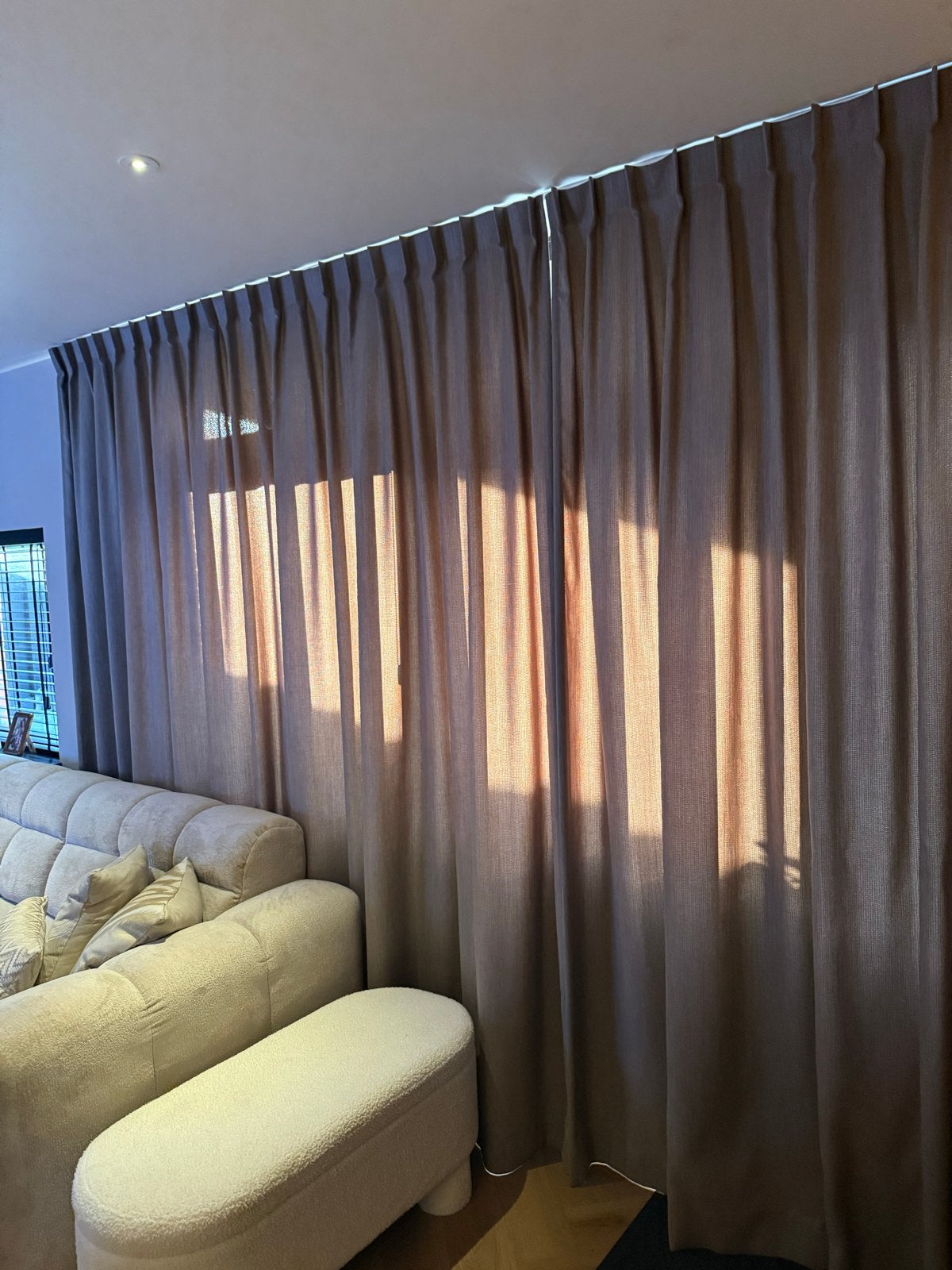 Taupe verduisterende gordijnen (2 delen) - 400x240 cm, Huis en Inrichting, Stoffering | Gordijnen en Lamellen, Ophalen, Gebruikt