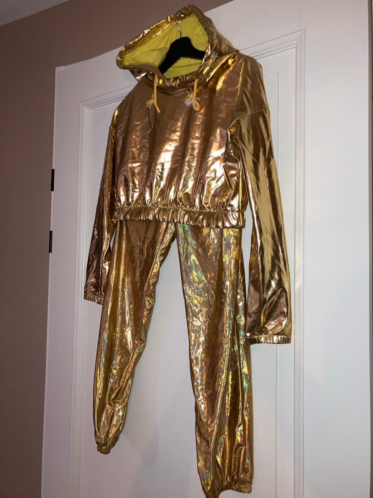 Gouden pak s/m voor carnaval of themafeest, Ophalen of Verzenden, Zo goed als nieuw, Pak of Jurk