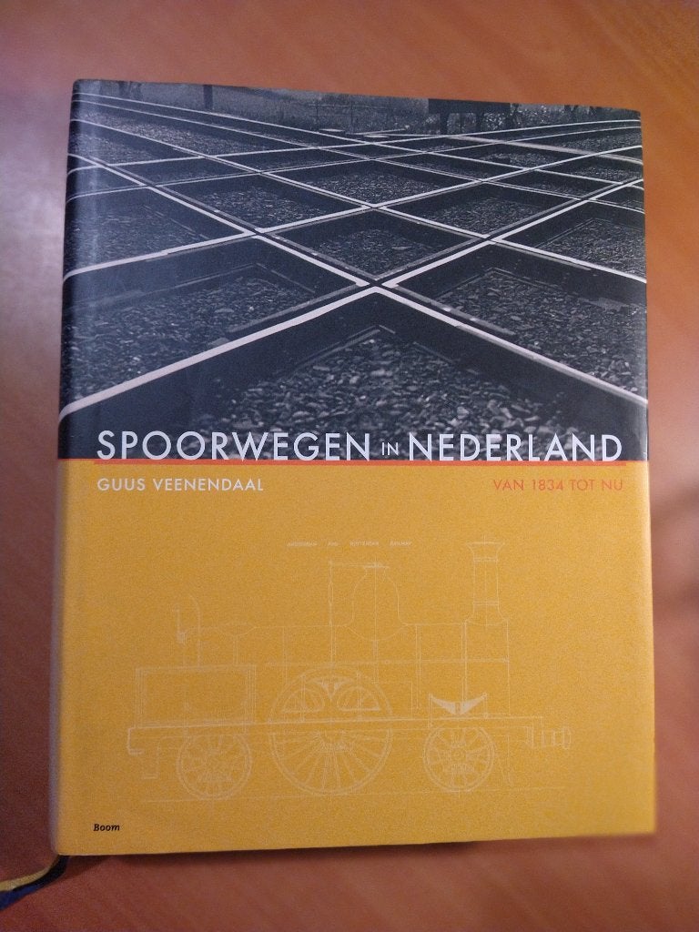 Spoorwegen in Nederland van 1834 tot nu. Guus Veenendaal, Ophalen of Verzenden, Zo goed als nieuw