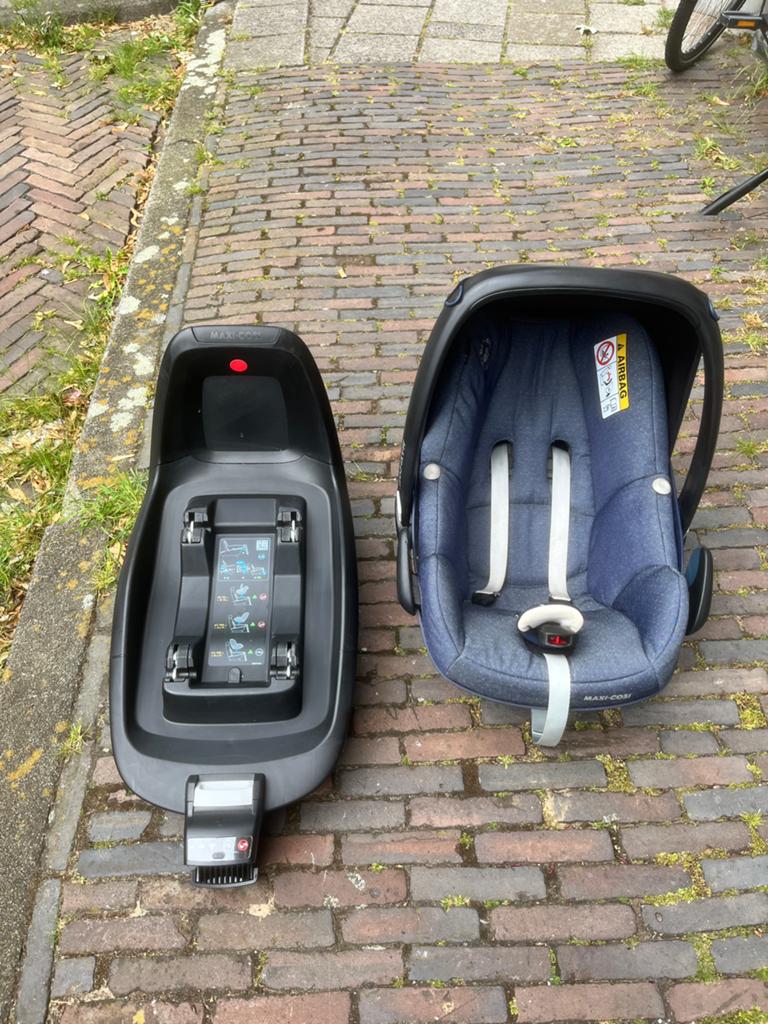 Maxi Cosi met 2wayFix Isofix, Newborn inlay en zonnescherm, Ophalen, Gebruikt, Zijbescherming, Isofix