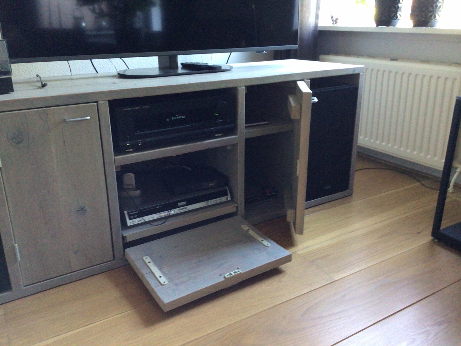 T V meubel, Huis en Inrichting, Ophalen, Gebruikt, 150 tot 200 cm, Met deur(en)