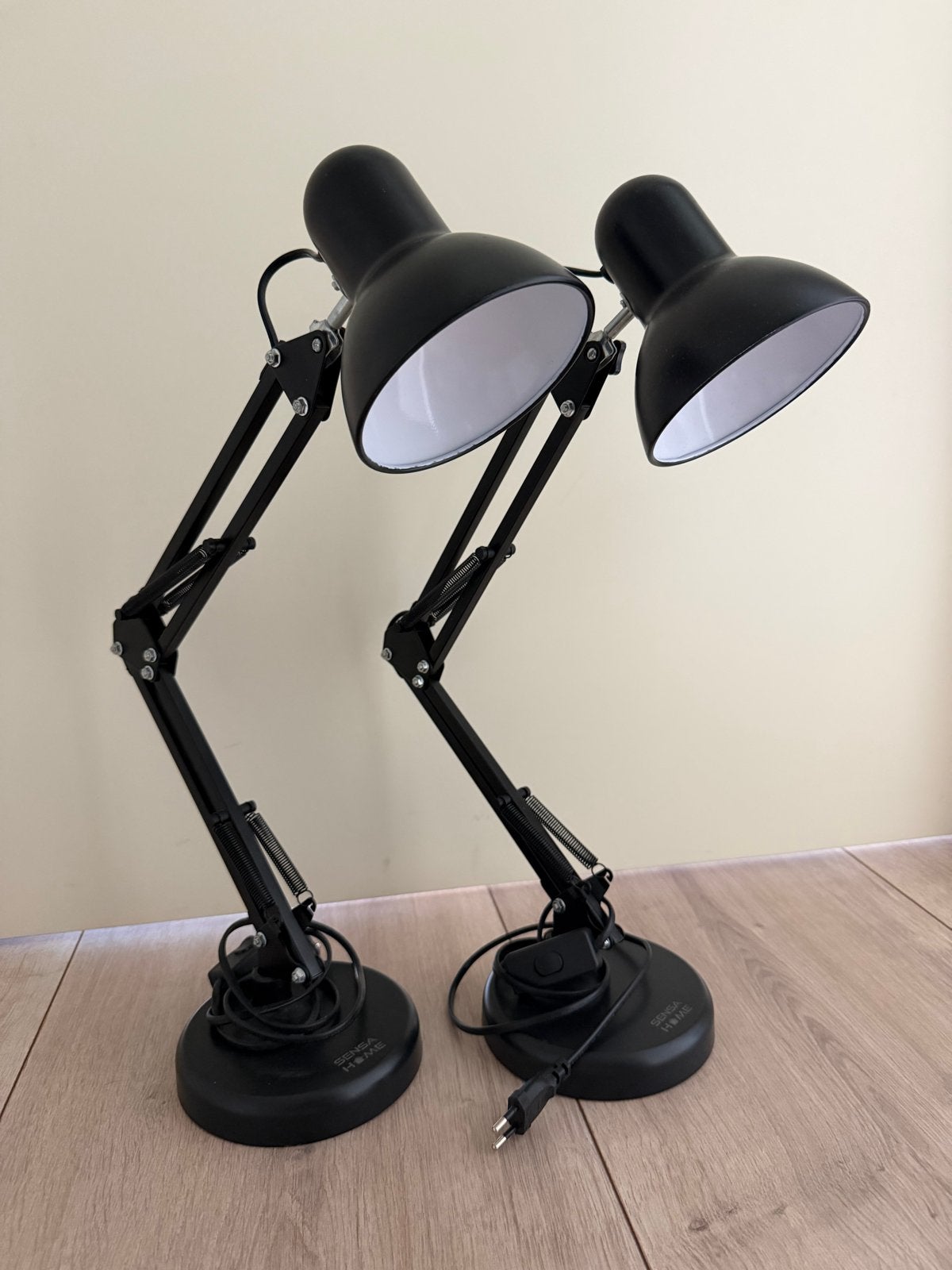 Twee bureaulampen, Bureaulamp, Verstelbaar, Zo goed als nieuw, Zwart