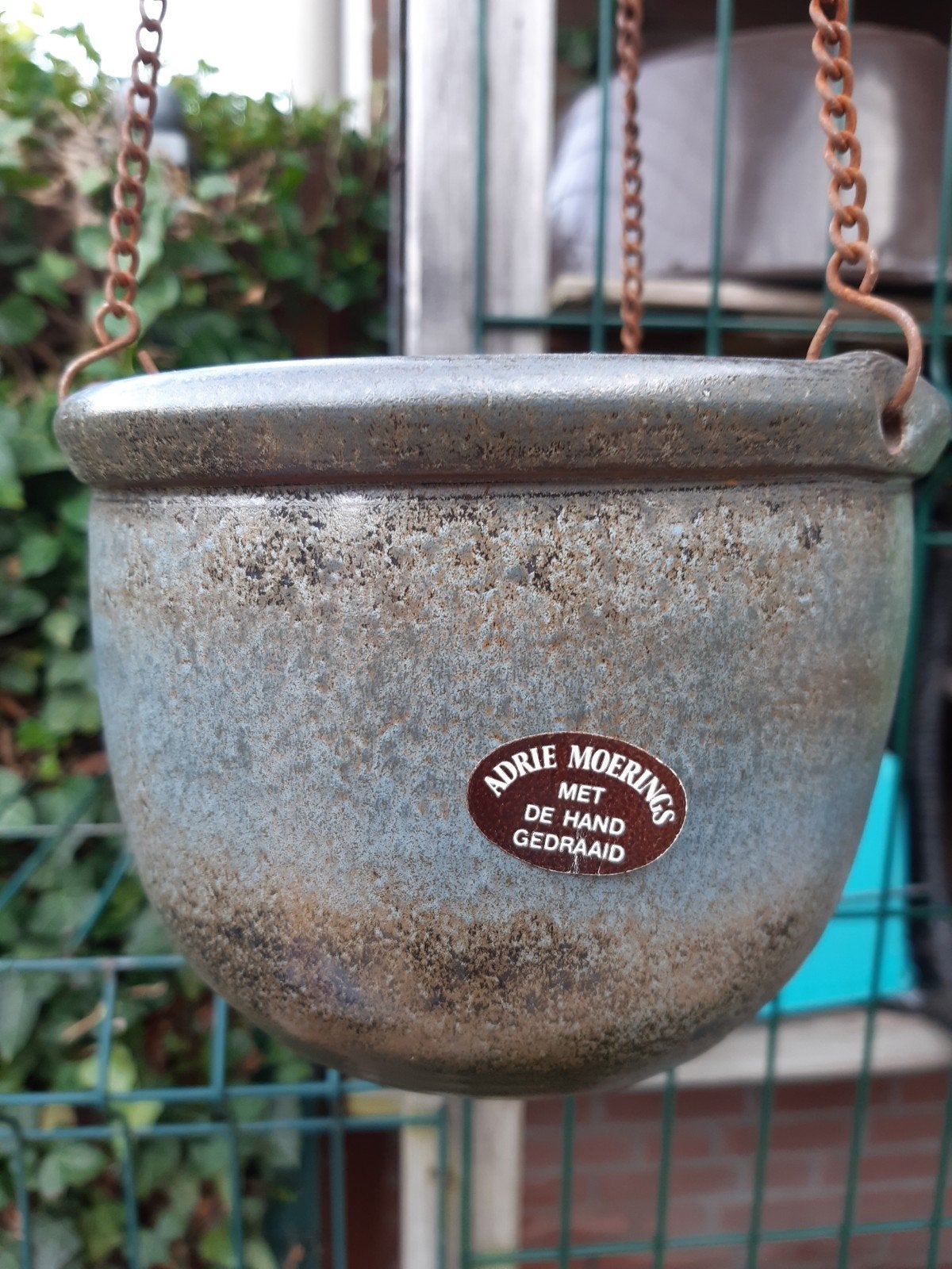 vintage hang bloempot grijs/blauw Adrie Moerings 16 cm, Rond, Ophalen of Verzenden, Aardewerk, Minder dan 40 cm