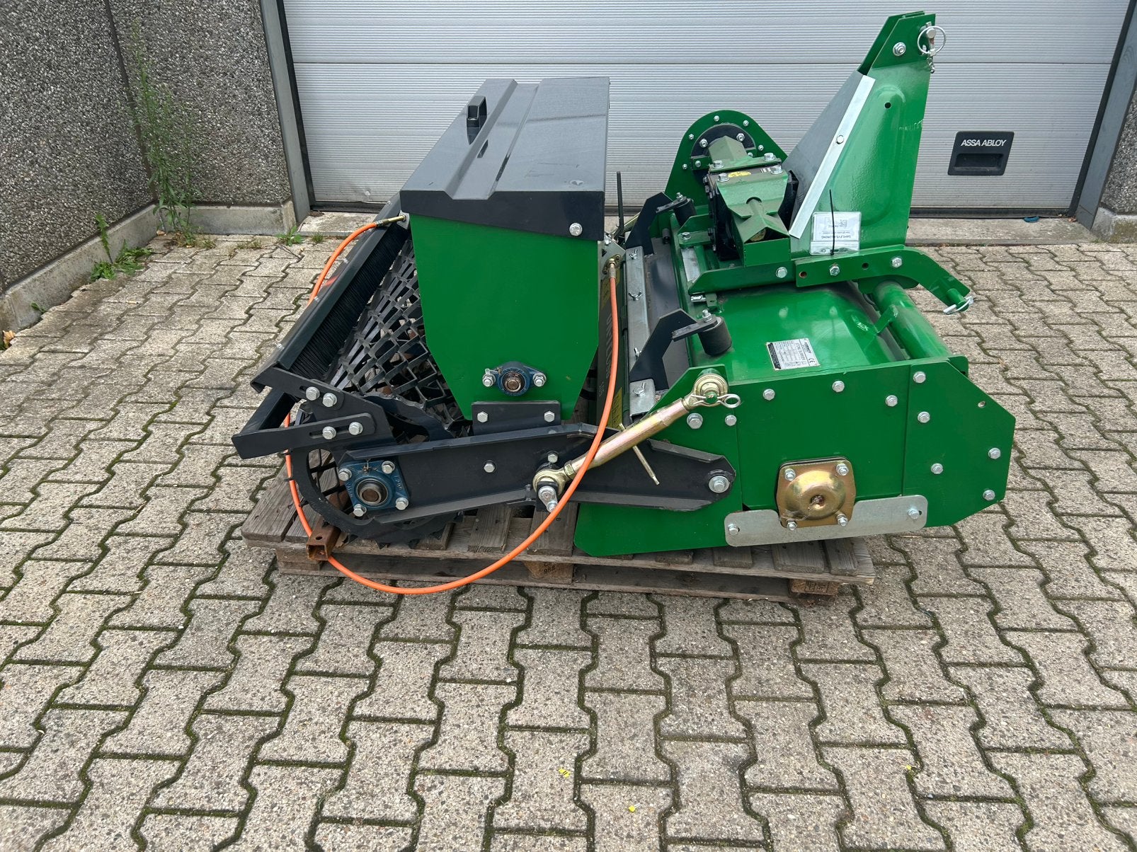 DK -TEC overtopfrees minitractor met zaaibak 105 cm nieuw!!!, Ophalen