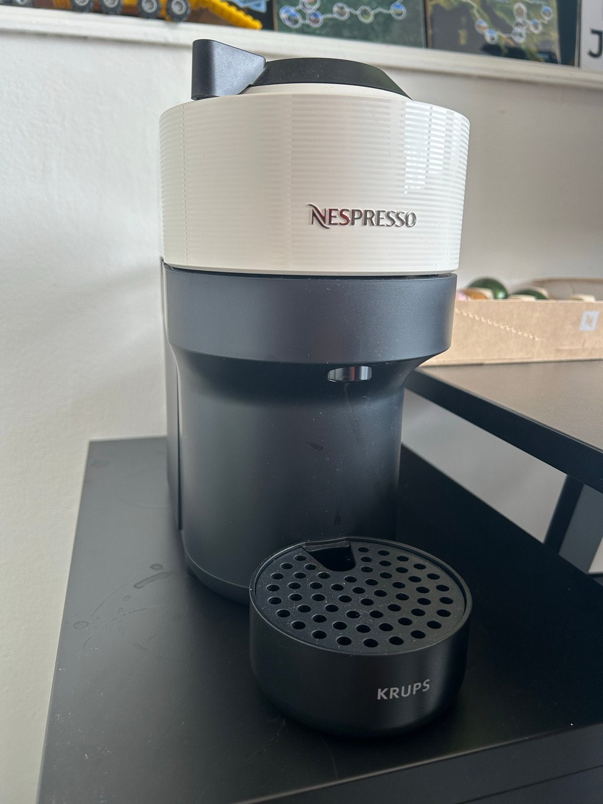 Nespresso Vertuo Pop koffiemachine, Witgoed en Apparatuur, Koffiemachine, Ophalen of Verzenden, Zo goed als nieuw, Koffiepads en cups