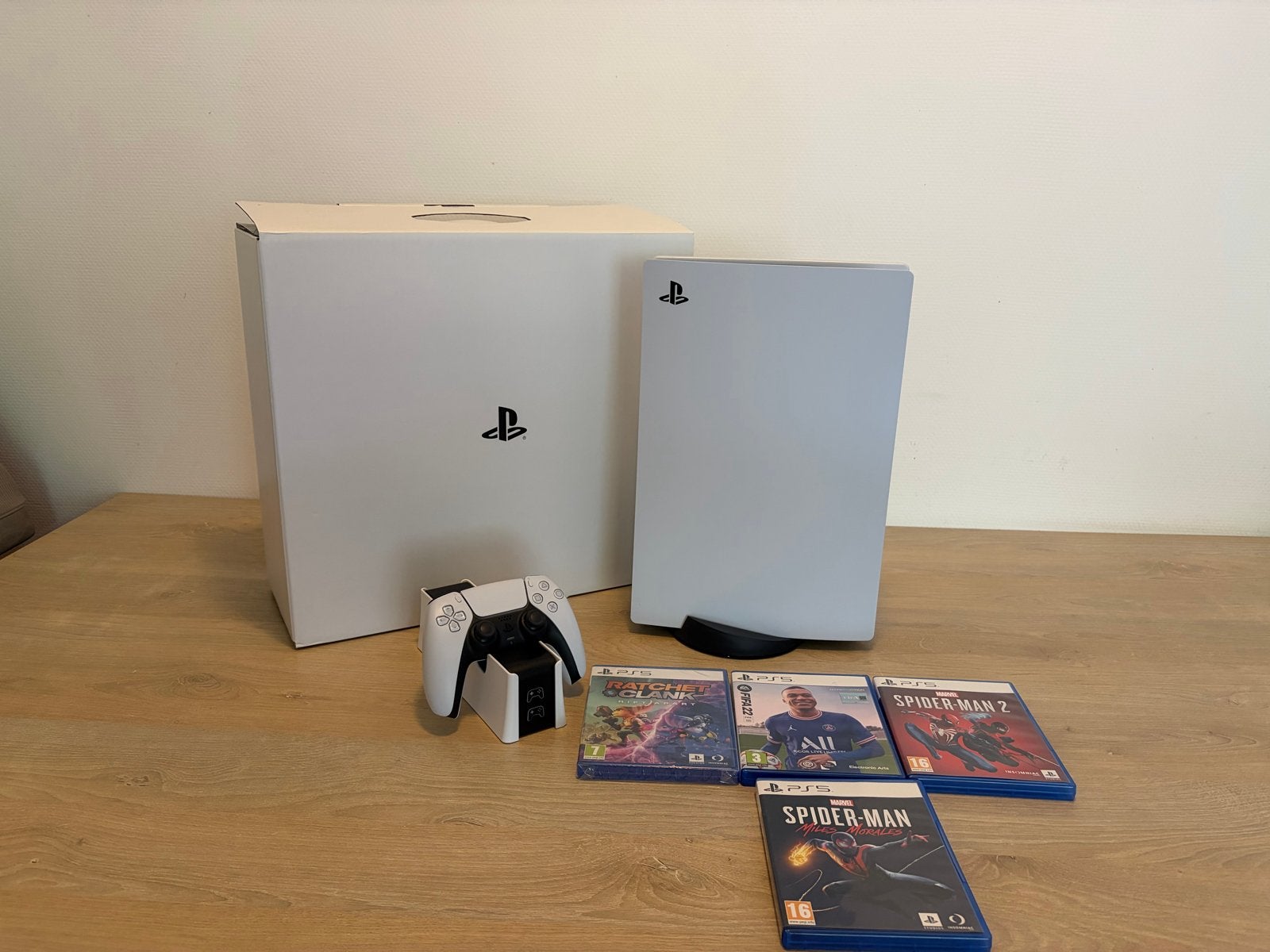 PlayStation 5 Disc Edition met 4 games doos en controller, Ophalen of Verzenden, Zo goed als nieuw, Playstation 5