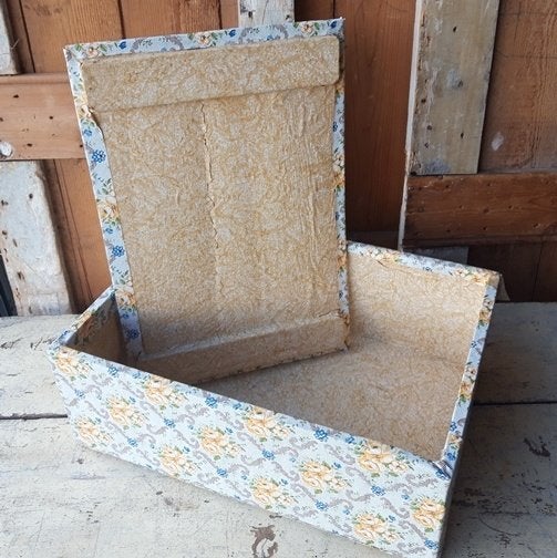 Kist kistje hout met papier / behang sierkist opbergkist oud, Huis en Inrichting, Woonaccessoires | Kisten, Minder dan 50 cm, Gebruikt