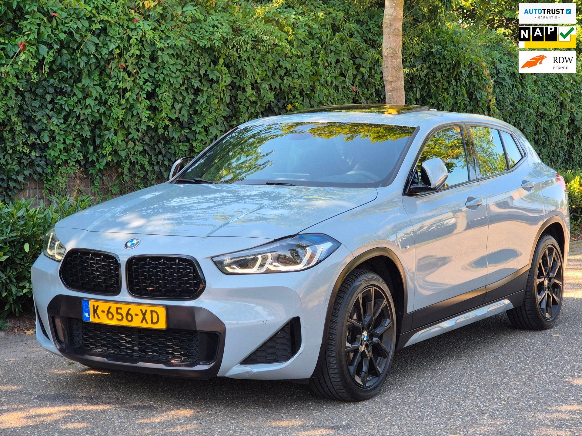 BMW X2 M Sport EDITION M MESH Brooklyn Grau 10inch Touch Scr, Gebruikt, 3 cilinders, 1405 kg, Zilver of Grijs