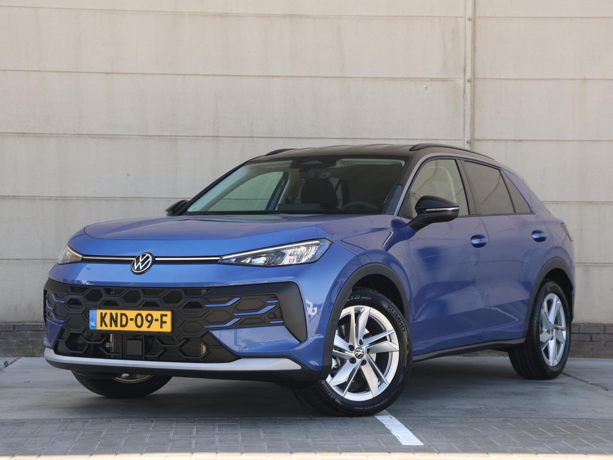 Volkswagen T-Roc Life First Edition 1.5 eTSI 116 PK | Trekha