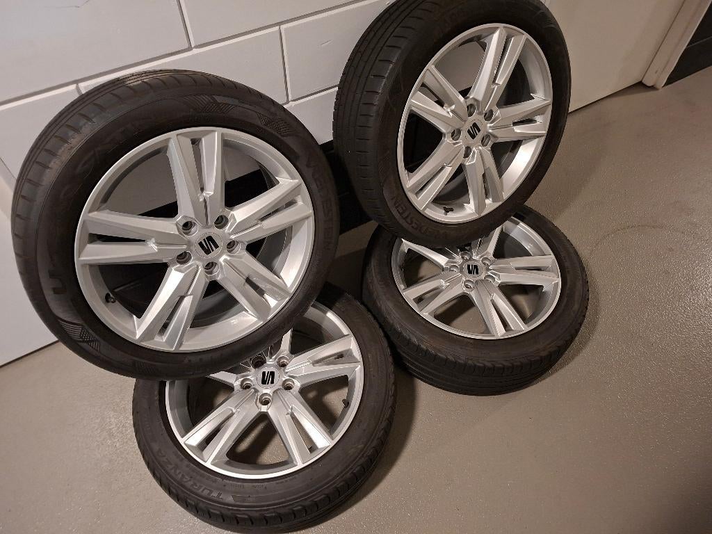 Te koop Seat velgen + banden en 19 inch Goodyear banden, Auto-onderdelen, Banden en Velgen, Ophalen, 18 inch, 215 mm, Band(en)