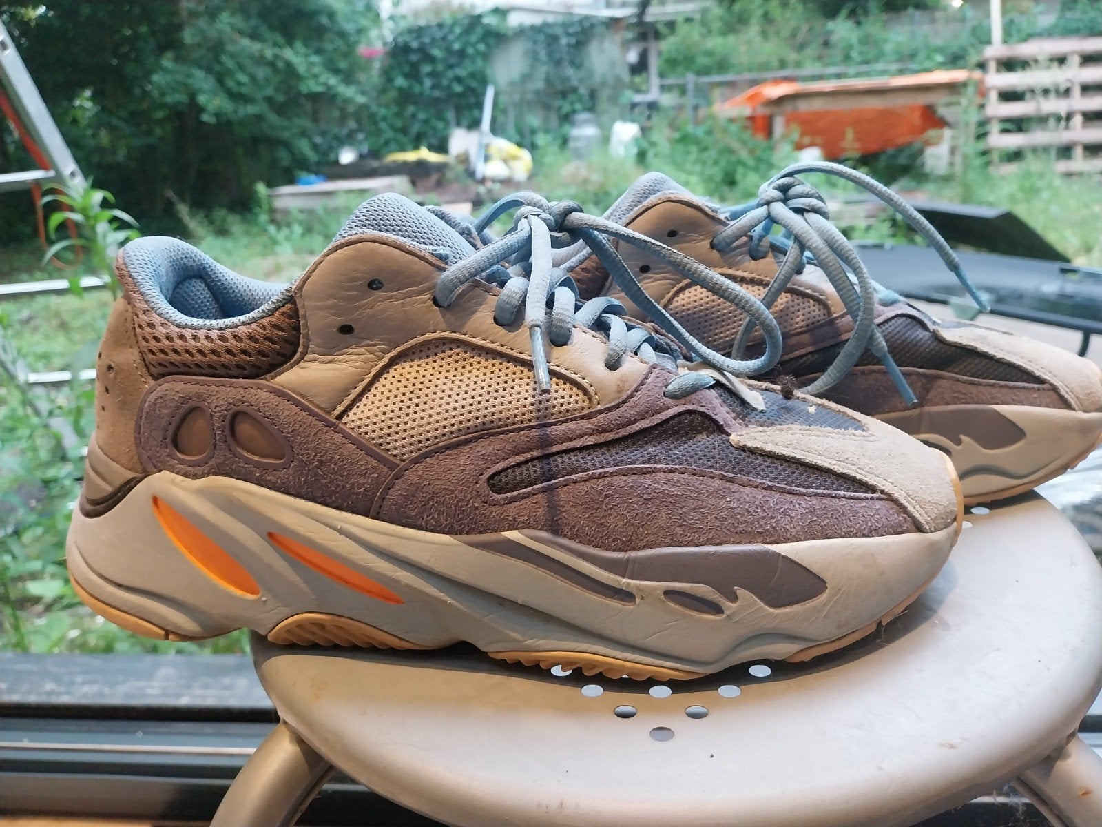 Adidas Yeezy Boost 700 Carbon Blue - Maat 40,5, Kleding | Heren, Schoenen, Blauw, Ophalen of Verzenden, Sneakers of Gympen, Adidas