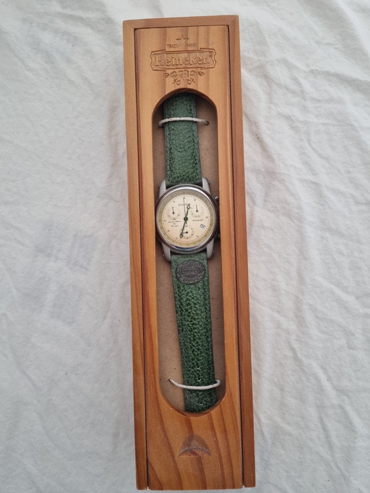 Heineken Limited Edition Chronograph Horloge in Houten Doos, Sieraden, Tassen en Uiterlijk, Horloges | Heren, Overige merken, Leer
