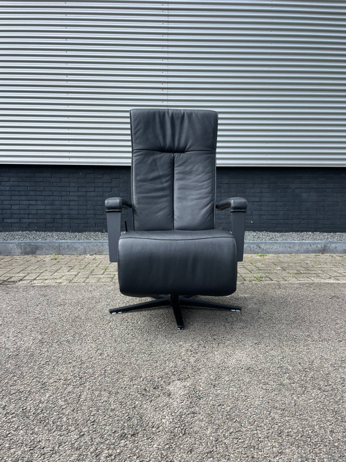 Nette zwarte montel relax fauteuil / relax stoel leer L, Huis en Inrichting, Minder dan 75 cm, Ophalen of Verzenden, 50 tot 75 cm