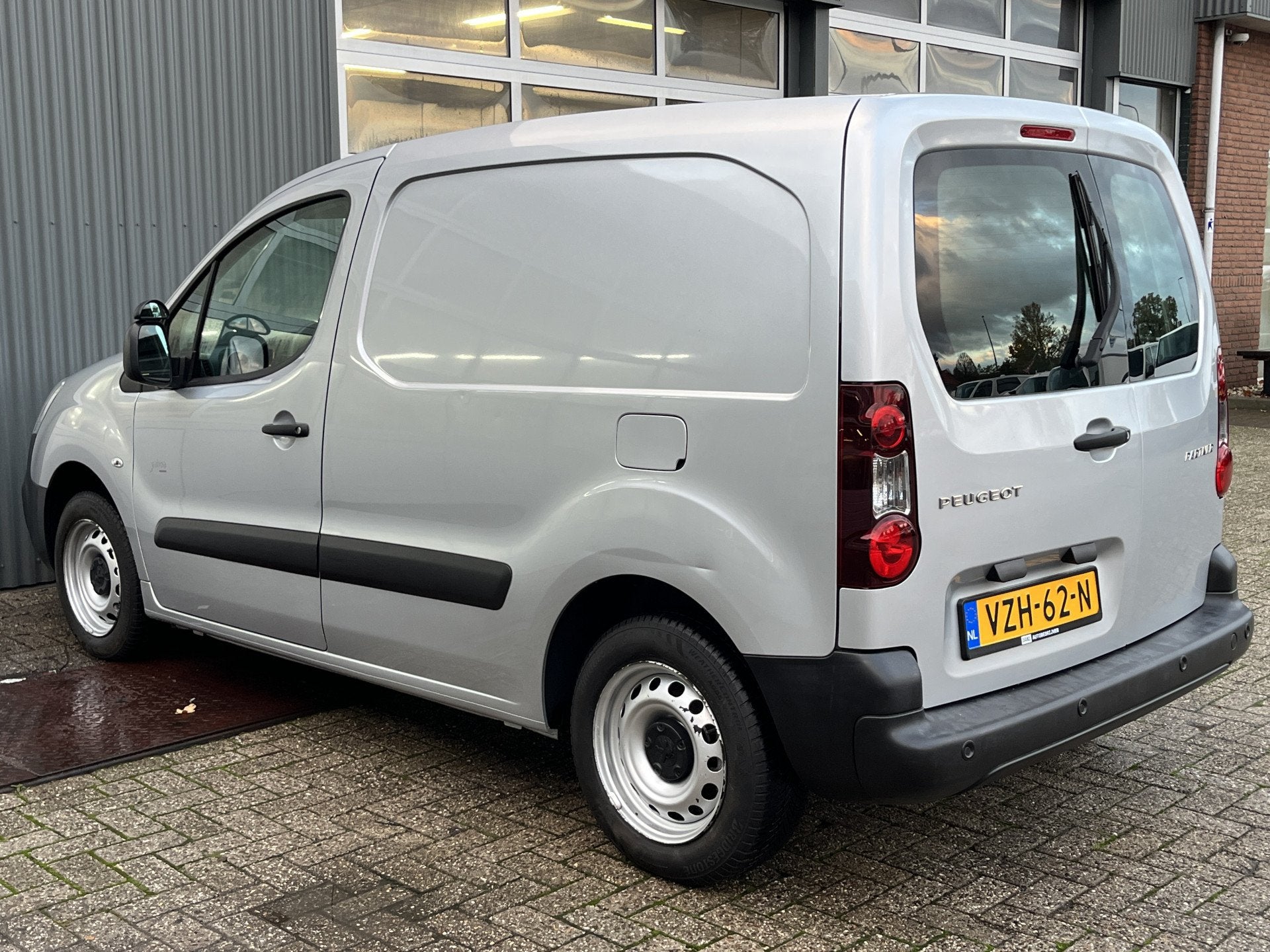 Peugeot Partner 120 1.6 HDi 75 Marge Airco Btw / Bpm vij Cru, Auto's, Voorwielaandrijving, Stof, Gebruikt, 4 cilinders