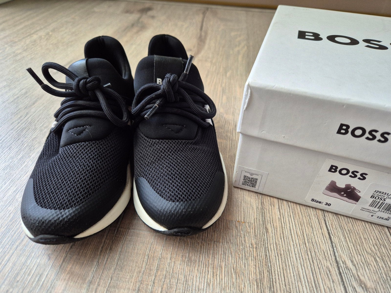Hugo boss schoenen maat 30, Schoenen, Ophalen of Verzenden, Zo goed als nieuw, Hugo Boss