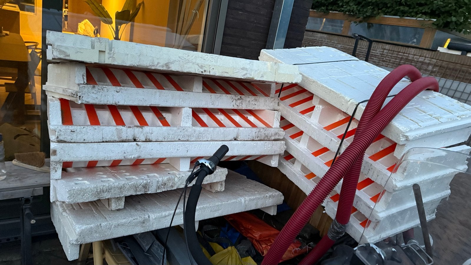 Isobouw fundering U-elementen en wandisolatie eps bekisting, Ophalen, Zo goed als nieuw