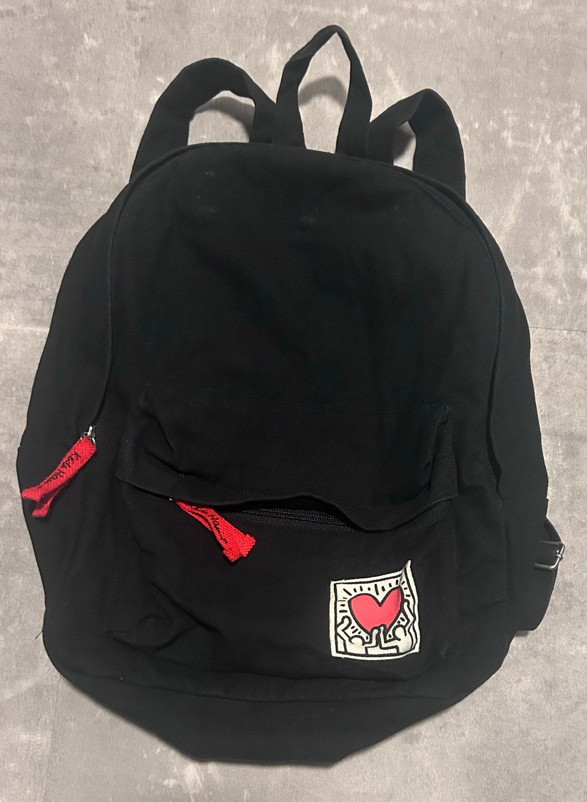 Zwarte Canvas Rugzak met Keith Haring "Heart" Pop Art Print, Sieraden, Tassen en Uiterlijk, Overige merken, Gebruikt, 25 tot 40 cm