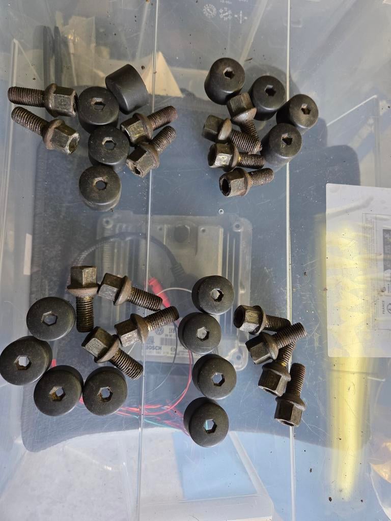 Lupo 3L lichtgewicht wielbouten origineel met kapjes, Auto-onderdelen, Ophalen of Verzenden, Gebruikt, Volkswagen