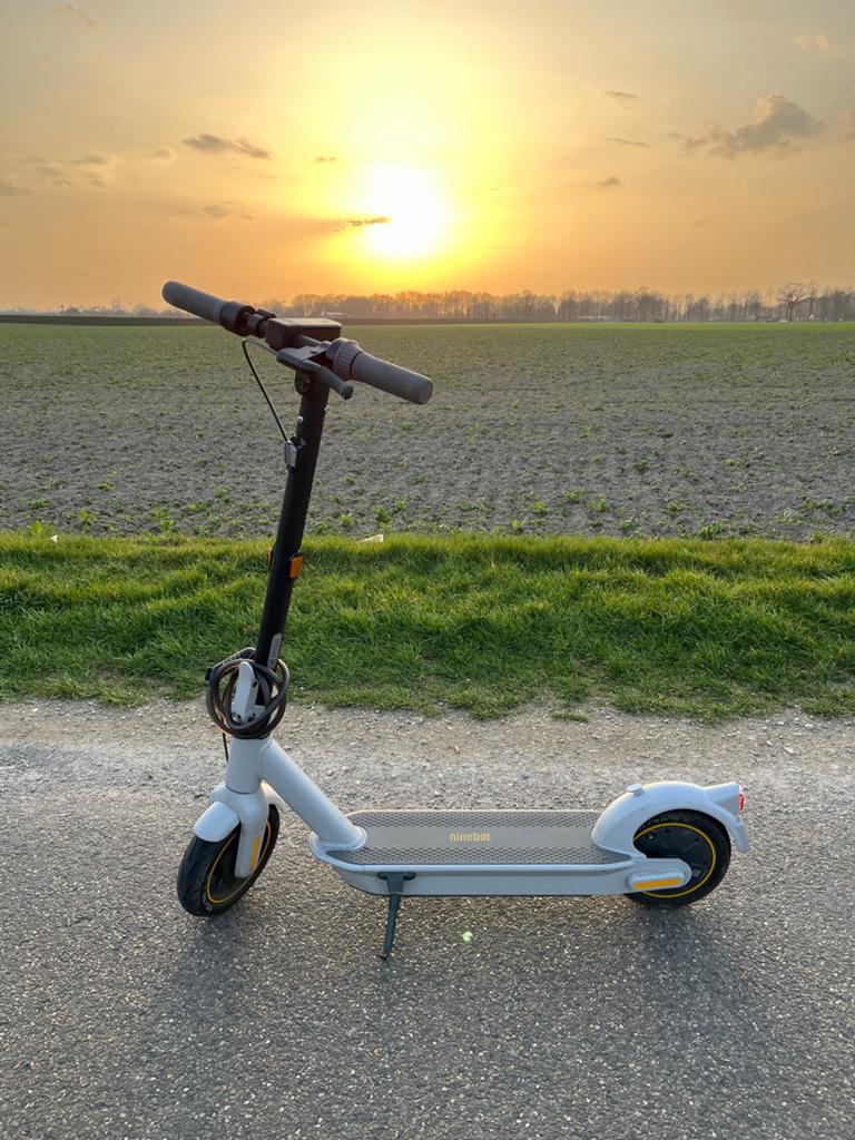 Ninebot G30 Max opgevoerde elektrische step met slot, Fietsen en Brommers, Ophalen, Zo goed als nieuw, Elektrische step (E-scooter)