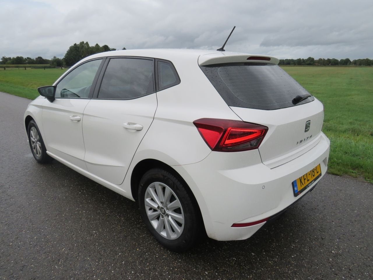 SEAT Ibiza 1.0 TSi Euro 6 5Drs Style Business 2018 Airco Nav, Auto diversen, Wit, Handgeschakeld, Service@seat.de, 999 cc
