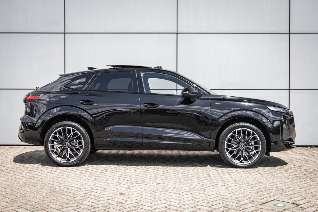 Audi Q3 Sportback 1.5 e-hybrid 272pk S edition | Trekhaak |, 1800 kg, 4 cilinders, 150 min, Plug-in hybride
