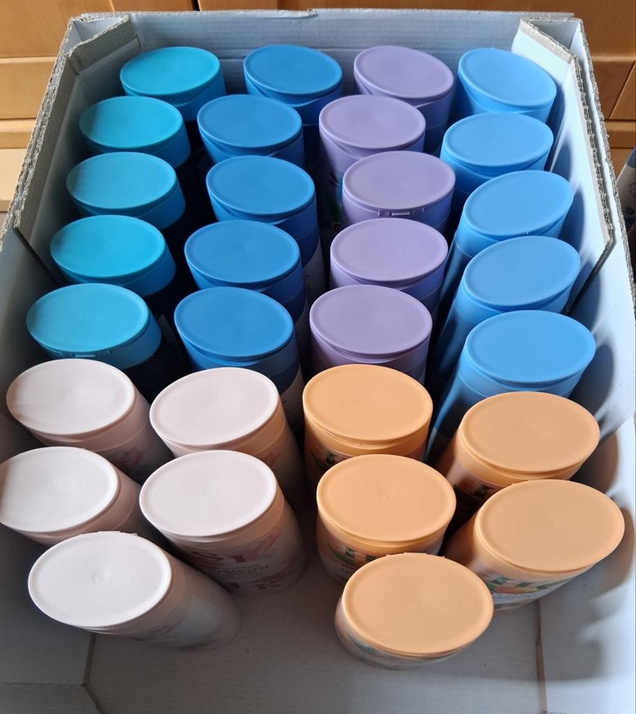 30 NIEUWE FLESSEN BADSCHUIM/DOUCHE GEL, Ophalen of Verzenden, Nieuw, Bad & Douche