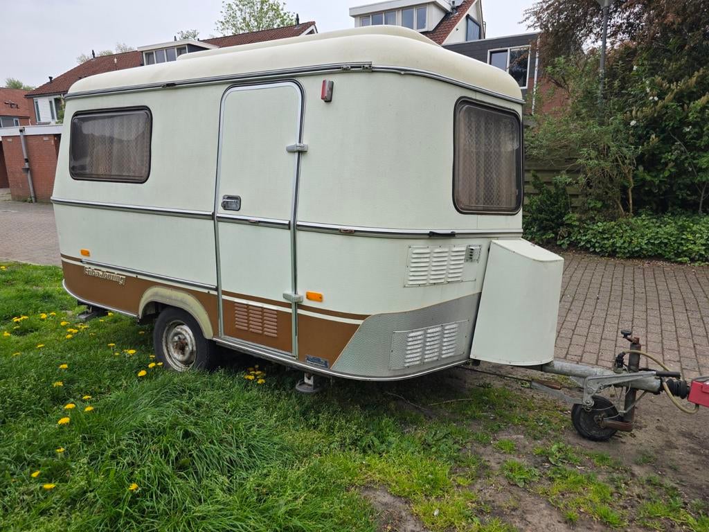 Eriba Pan 1982 Retro Caravan - Compact en Charmant, Caravans en Kamperen, Standaardzit, Openslaande ramen, Eriba, Tot 4 meter