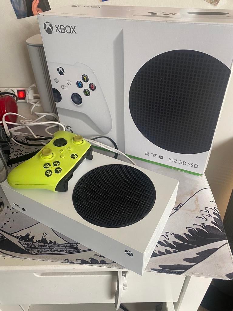 Xbox Series S met extra controller, Spelcomputers en Games, Spelcomputers | Xbox Series X en S, Ophalen of Verzenden, Zo goed als nieuw