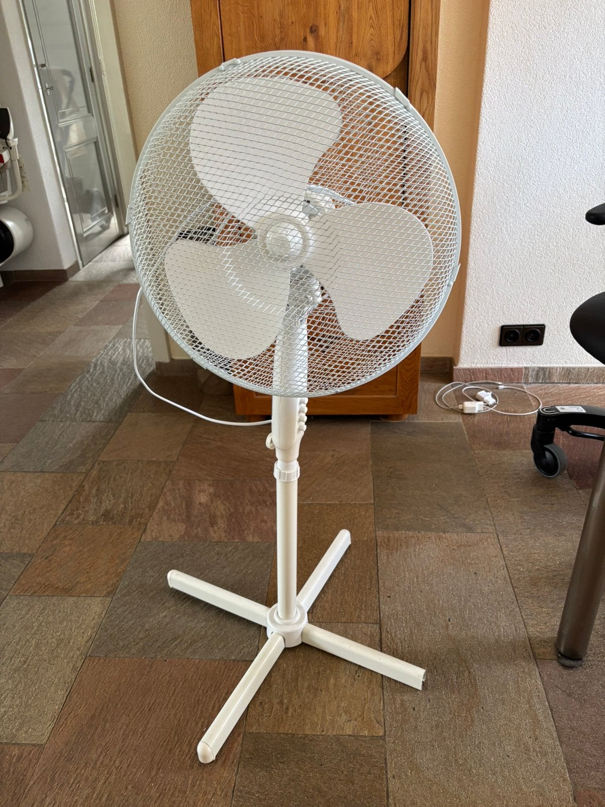 Witte ventilator op statief, Witgoed en Apparatuur, Ophalen, Zo goed als nieuw, Statiefventilator