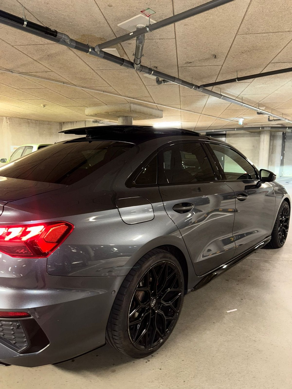 Audi A3 35 Tfsi 150pk S-tronic 2020 Grijs, Auto's, 1498 cc, 1295 kg, 4 cilinders, 690 kg