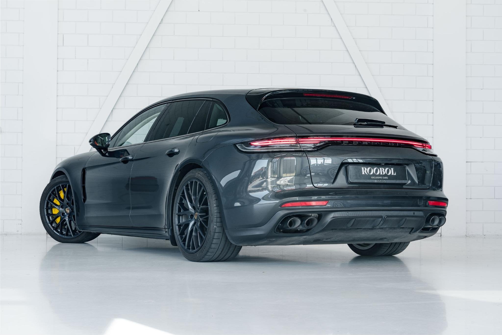 Porsche Panamera Sport Turismo 4.0 Turbo S E-Hybrid l Exclus, Automaat, Gebruikt, Vierwielaandrijving, Hybride Elektrisch/Benzine