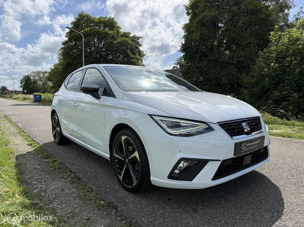 Seat Ibiza 1.0 EcoTSI DSG FR / Beats / CarPlay / ACC / Camer, Stof, Gebruikt, Zwart, Parkeersensor