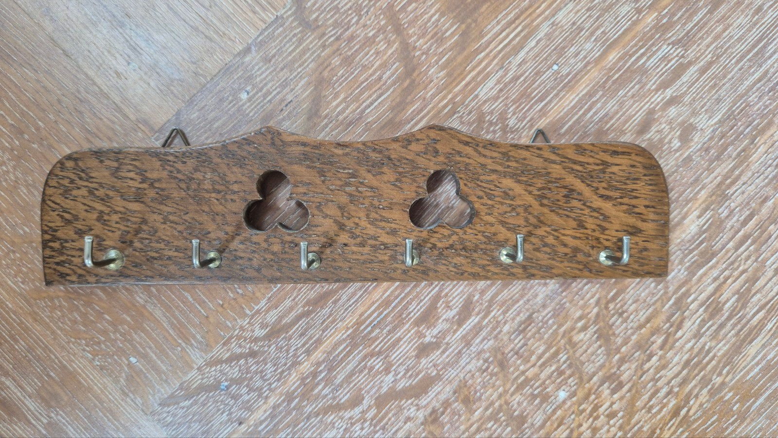Houten sleutelrekje met klavermotief, Ophalen of Verzenden, Bruin, Hout, Vintage