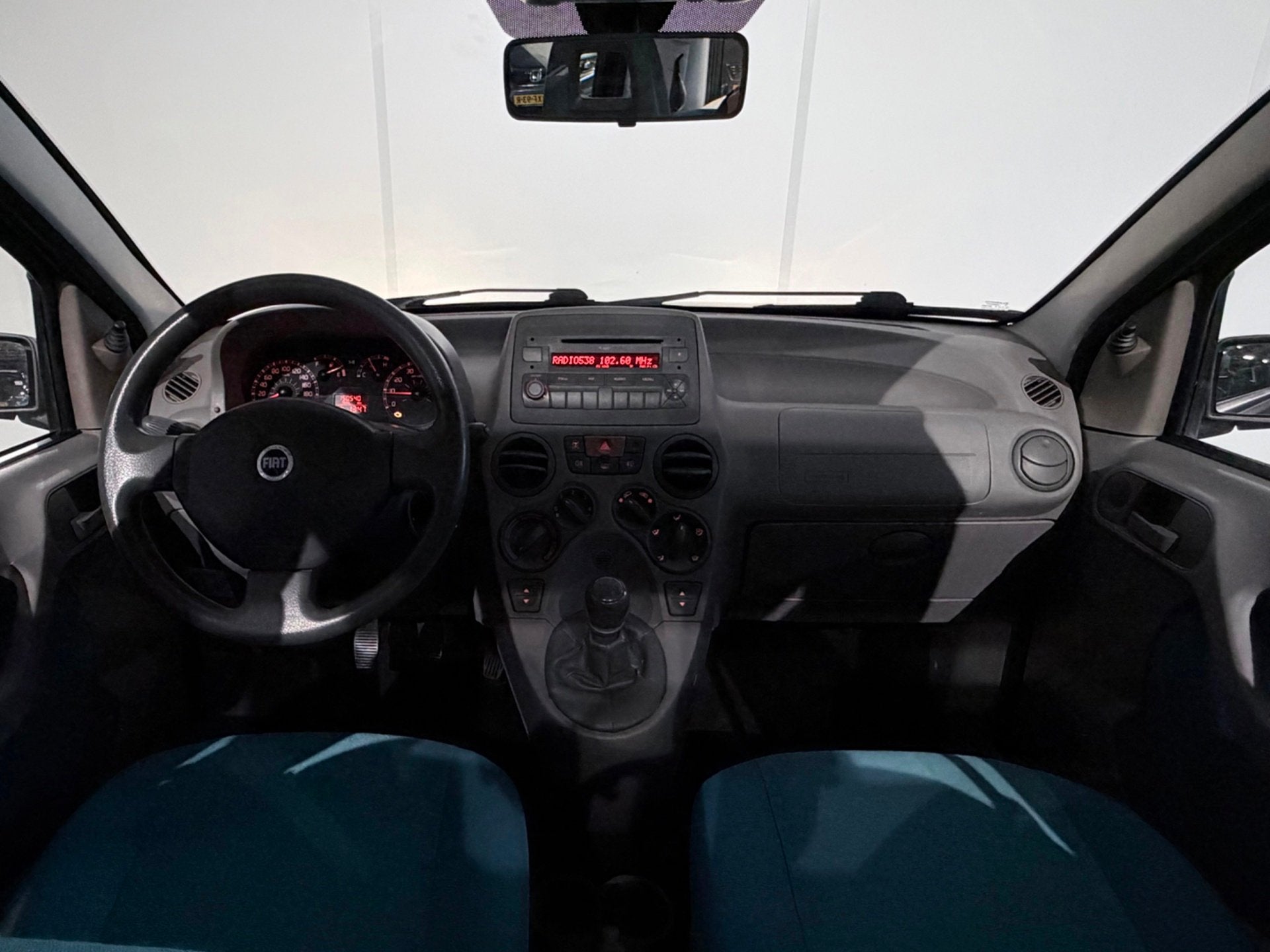 Fiat Panda 1.2 Class /PANO/Elek. Ramen/Stuurbekr/Radio, Voorwielaandrijving, Stof, Gebruikt, Zwart