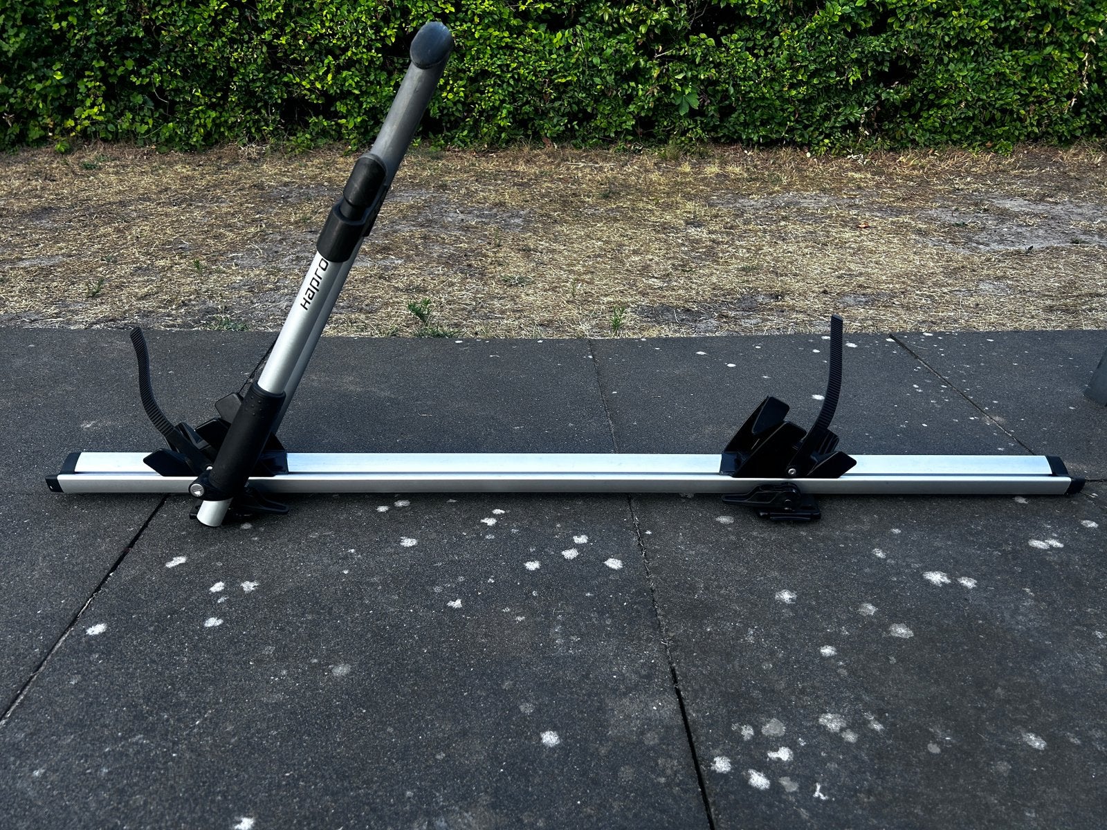 Hapro fietsdrager universeel met schuifjes voor op rails, Ophalen, 1 fiets, Zo goed als nieuw, Dakdrager