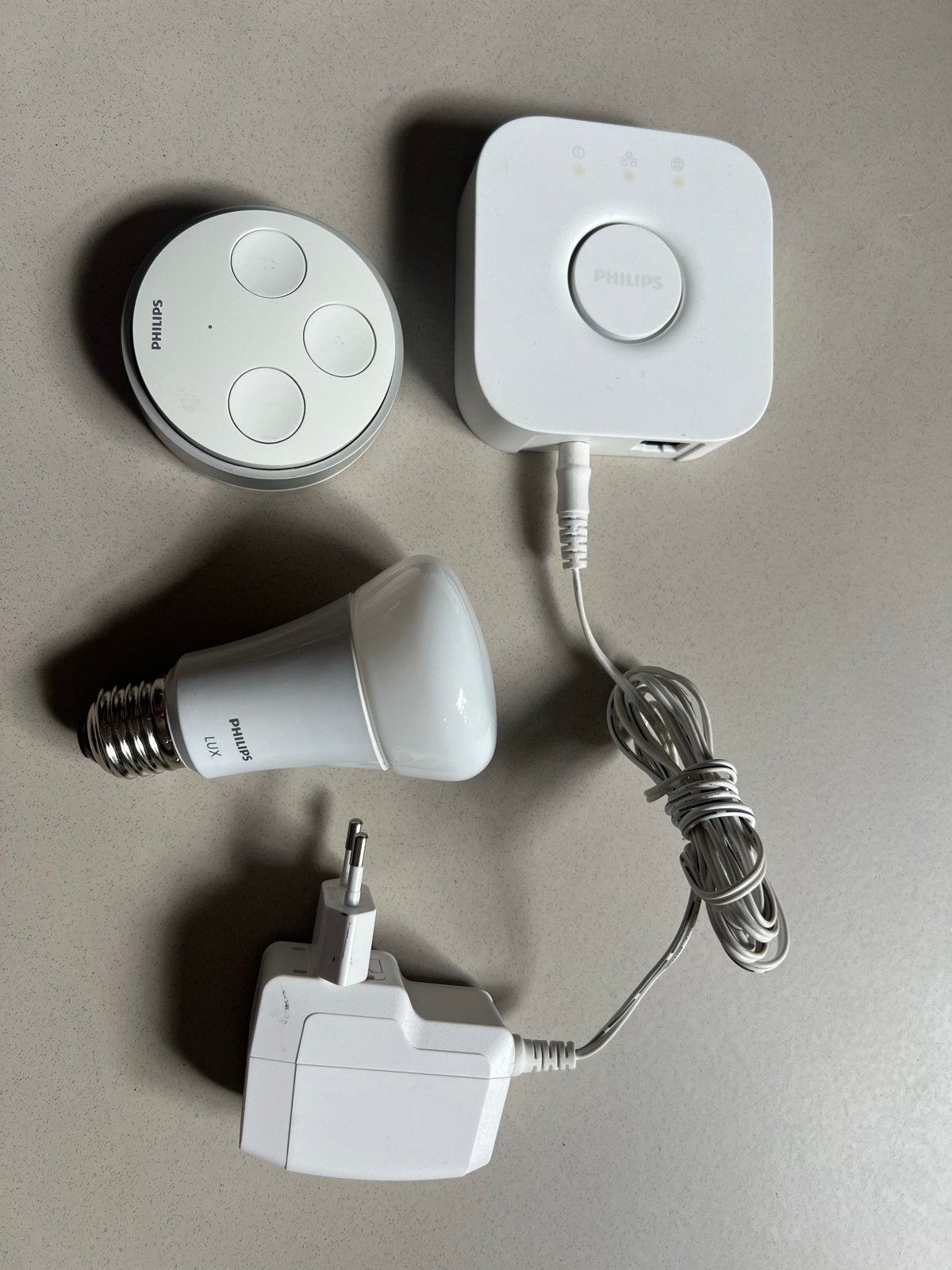Philips Hue Starter Kit: Bridge, Dimmer & E27 Lamp, Huis en Inrichting, Lampen | Losse lampen, Philips Hue, 60 watt of meer, Zo goed als nieuw