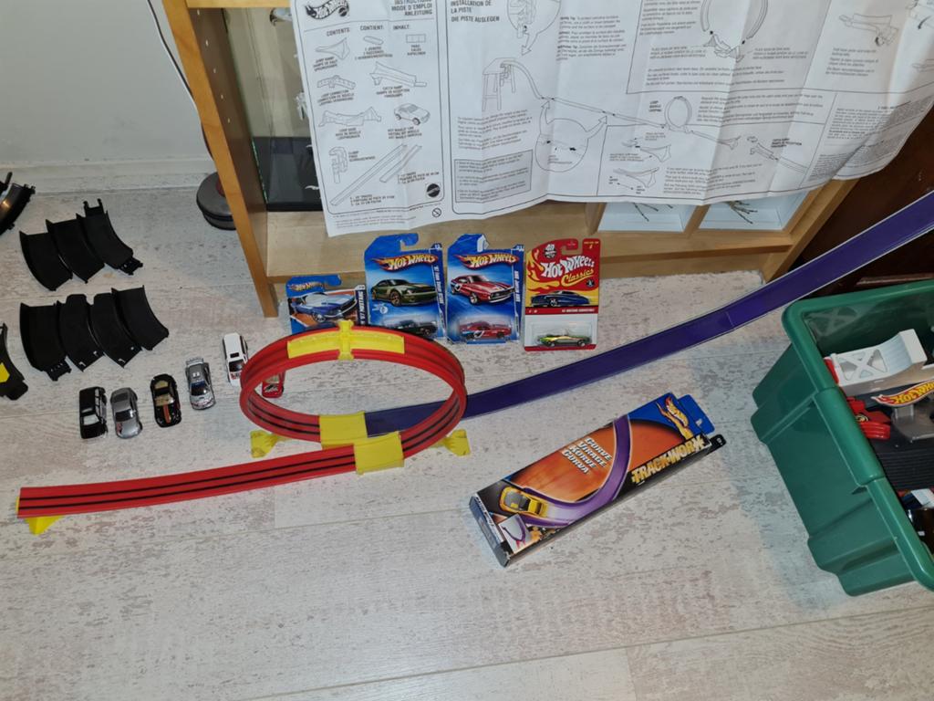 Hotwheels racebaan onderdelen met 10 auto's, Kinderen en Baby's, Speelgoed | Racebanen, Gebruikt, Onderdelen, Ophalen of Verzenden