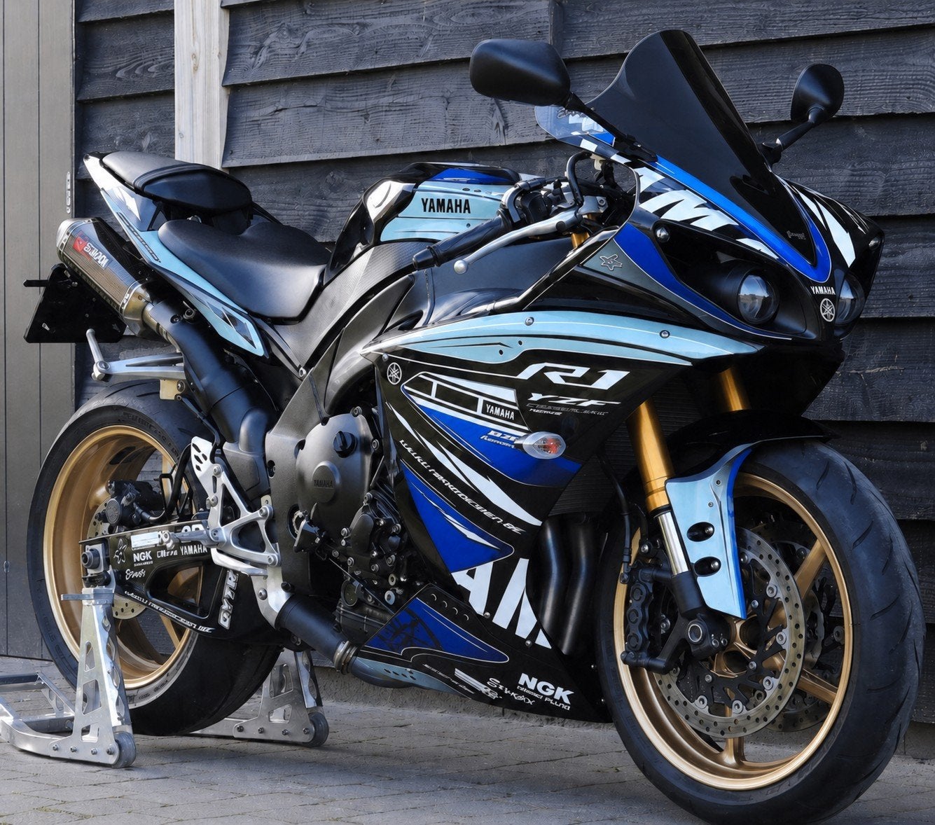Yamaha YZF-R1 Big Bang 2010 | 32.500 km | Seizoensklaar, Sportuitlaat, Occasion, 4 cilinders, Motorrijbewijs A