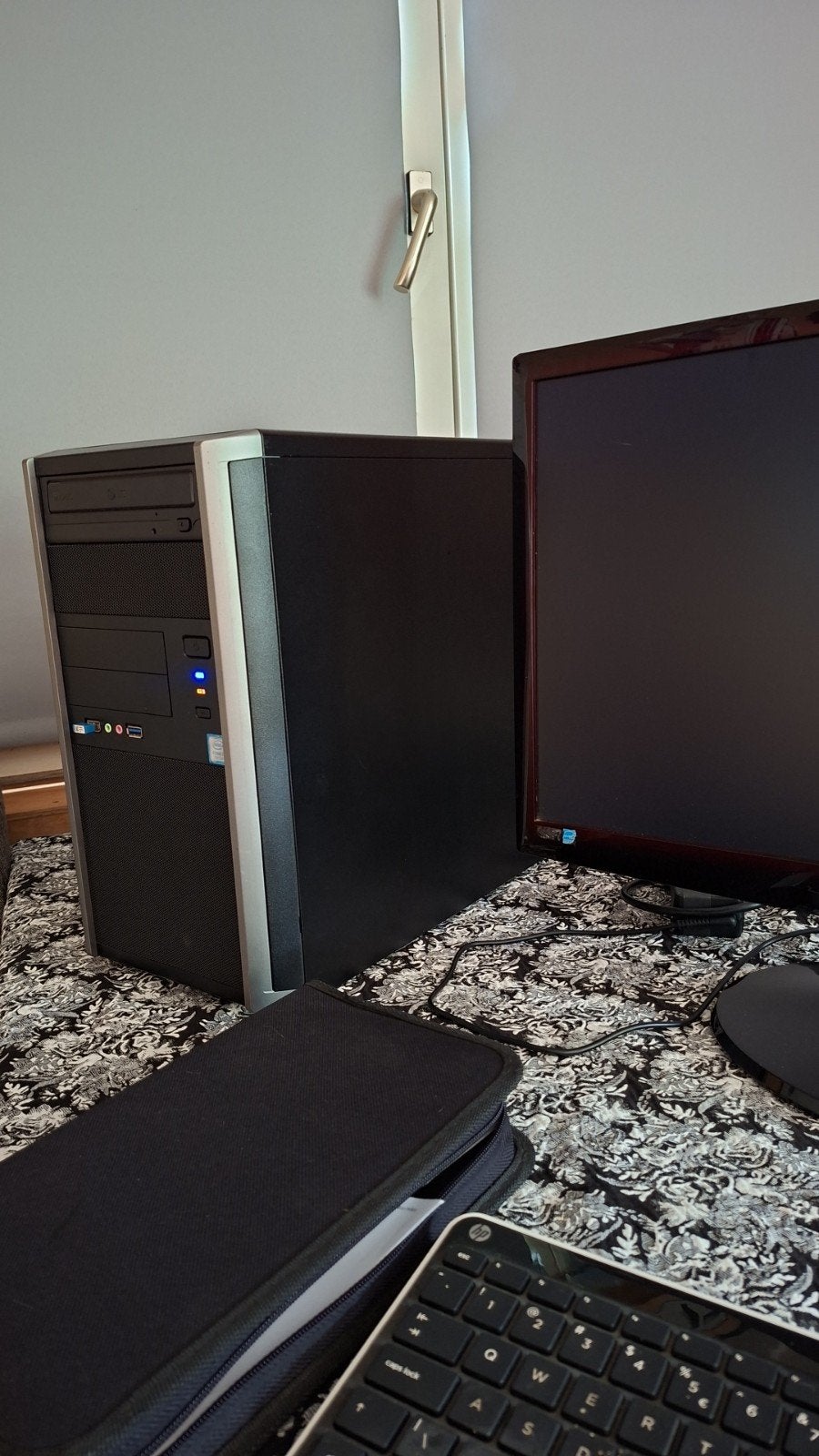 Pc en beeldscherm Windows 10 pro, Computers en Software, Ophalen