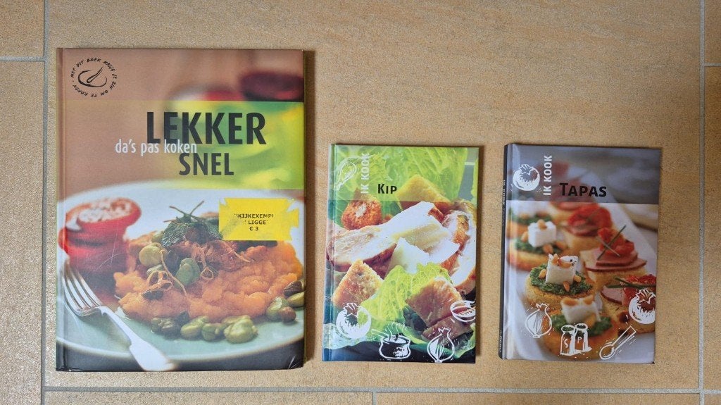 3 kookboeken o.a. Kip en Tapas, Ophalen of Verzenden, Zo goed als nieuw